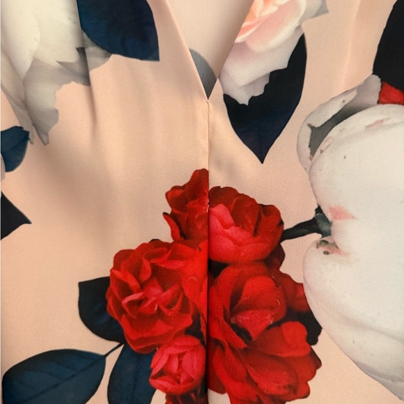 🩷Nine West Floral Sleeveless Blouse NWT size small - Picture 2 of 5